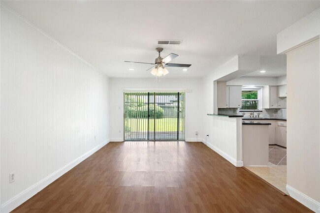 Building Photo - 6007 Claridge Dr