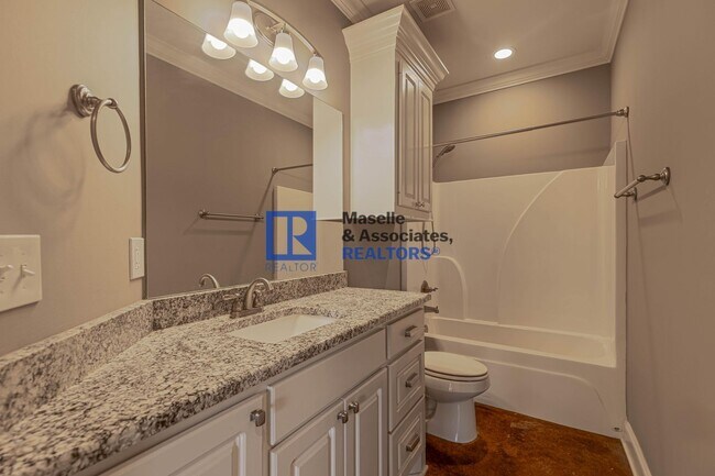 Building Photo - 3 Bed/2 Bath Home in Greenfield Station!!