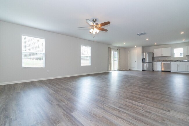 Building Photo - 104 Ashwood Ave
