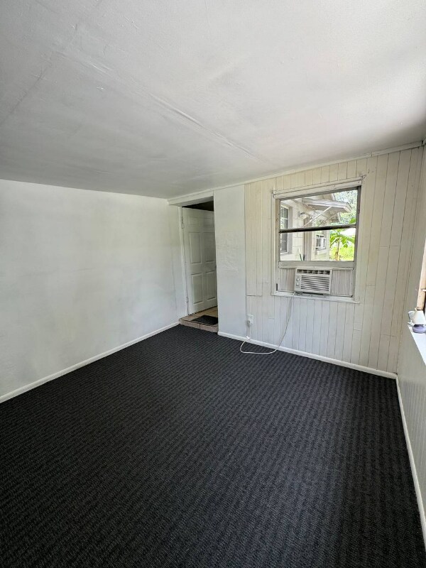 Building Photo - 3627 Ave S NW