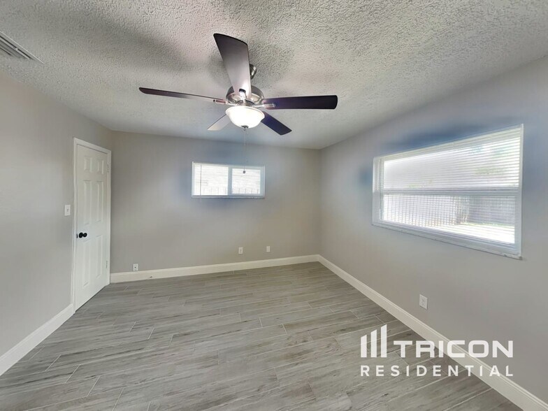 Building Photo - 2536 Eastbrook Blvd