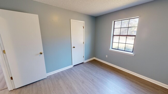 Building Photo - 125 Nann St