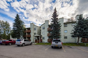 Building Photo - Green Tree Apartments