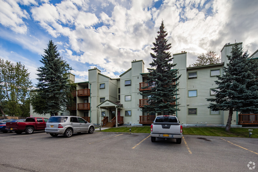 Primary Photo - Green Tree Apartments