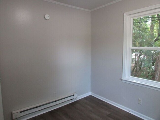 Building Photo - Close to Downtown Sumter