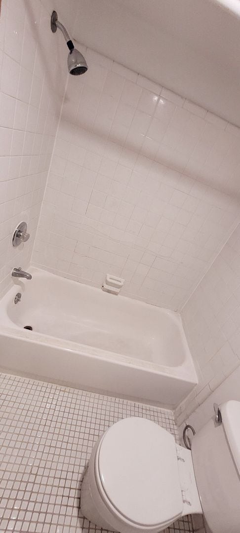 Building Photo - Large Two Bedroom Apartment on the corner of Washtenaw and Ballard