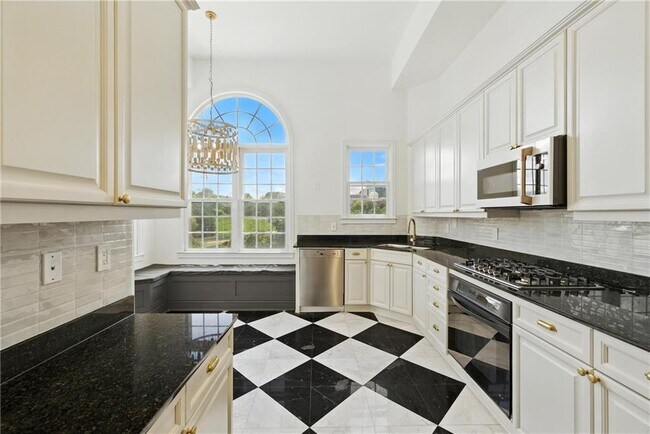 Building Photo - 1735 Peachtree St NE