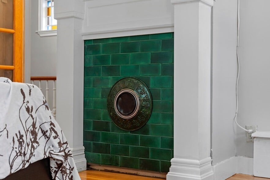 Building Photo - 80 Irving St