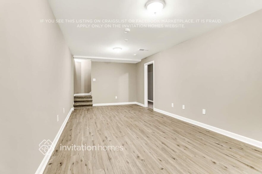 Building Photo - 4288 Castlegate Dr