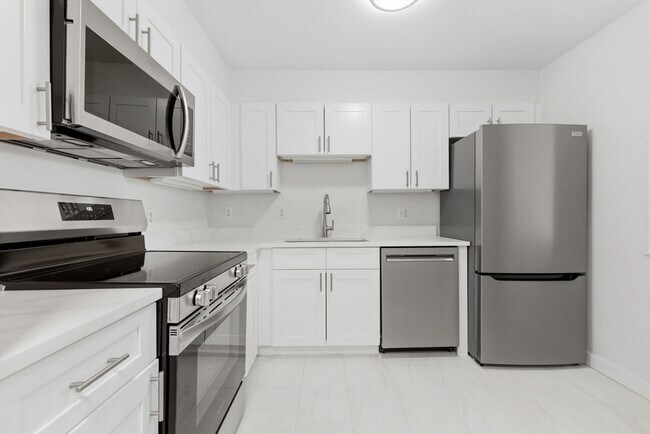 Building Photo - 30 Monument Sq