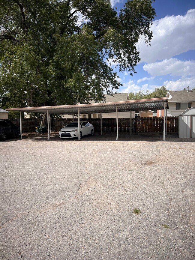 Building Photo - 657 Gold Hunter LLC