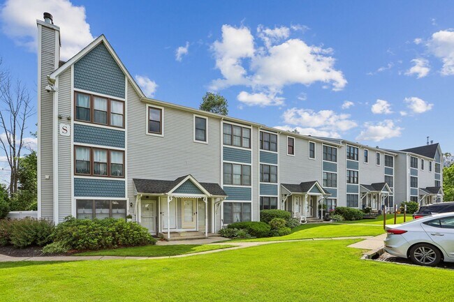 Building Photo - 41 Burlington Ct