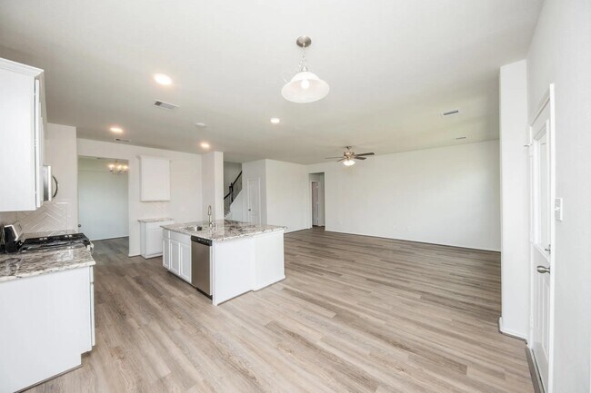 Building Photo - 32402 Clouser Crawdad Ct