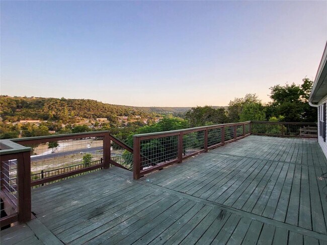 Building Photo - 21518 Cherry Hollow Dr