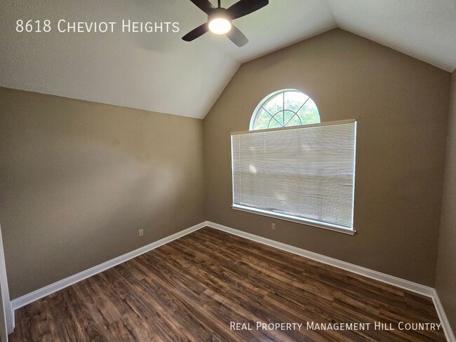 Building Photo - 8618 Cheviot Heights