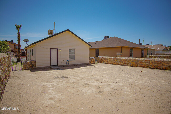 Building Photo - 12301 Tierra Alaska Ave