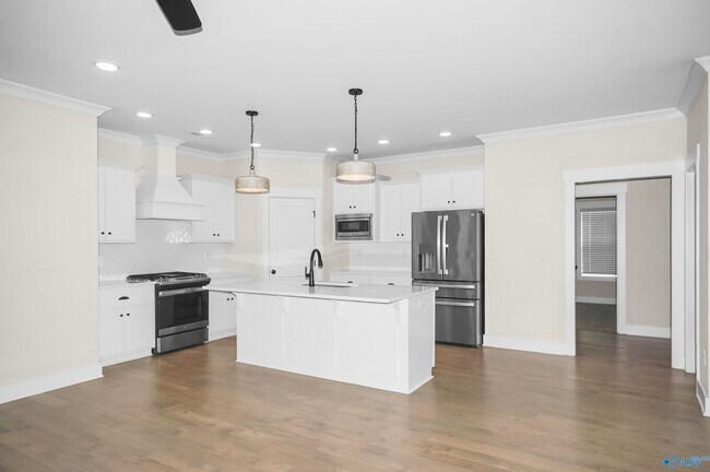 Building Photo - 65 Dylan Rd