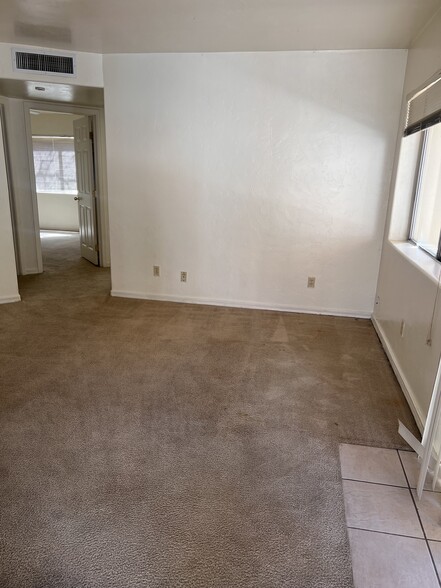 Building Photo - 2536 N Corinthian Garden Dr