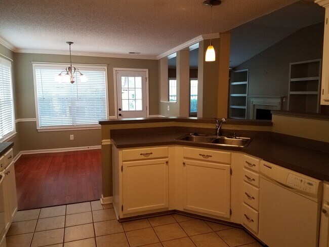 Building Photo - Great One Story With Bonus Room Over Garage