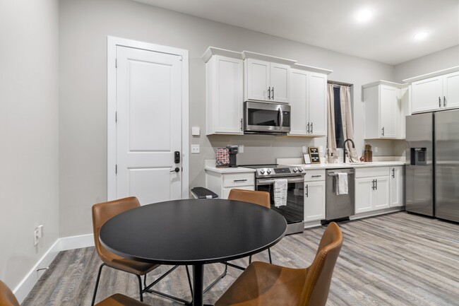 Building Photo - 1615 Fagan St