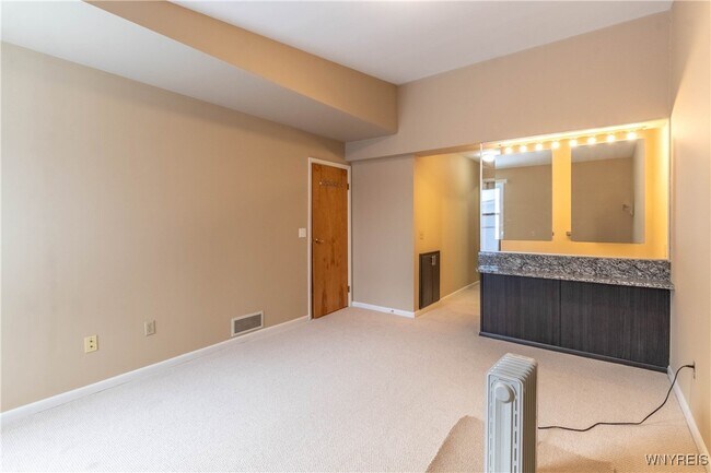 Building Photo - 1105 Youngs Rd