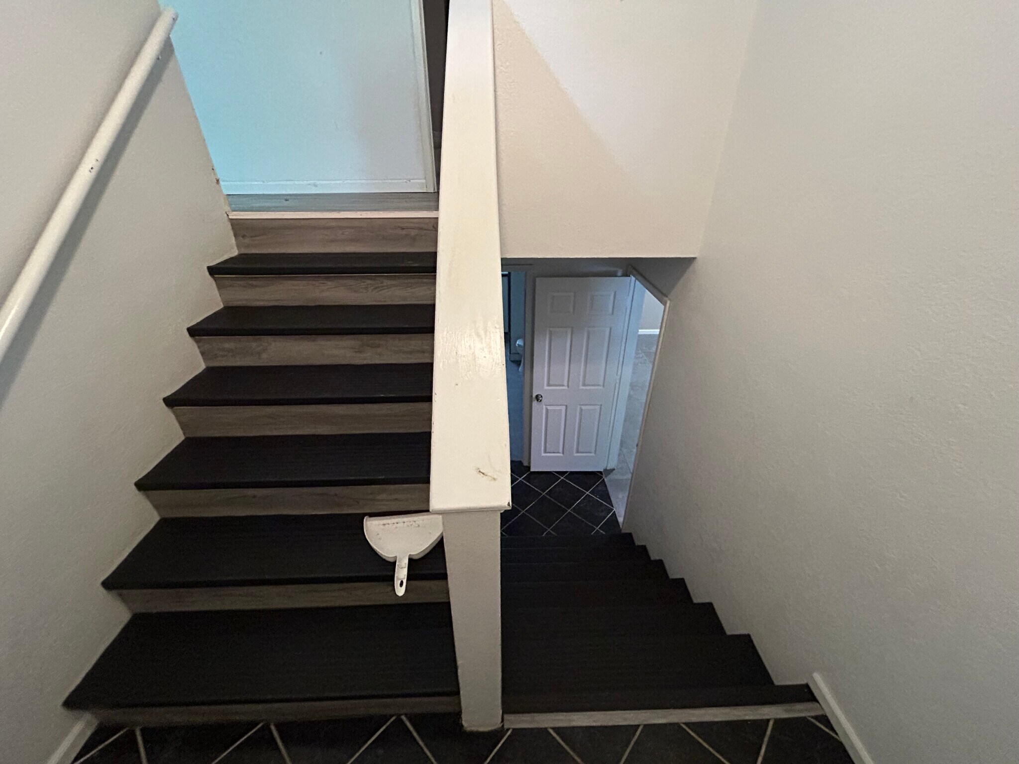 Building Photo - 2725 Ponderosa Dr