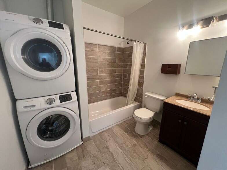 Building Photo - 601 N 39th St