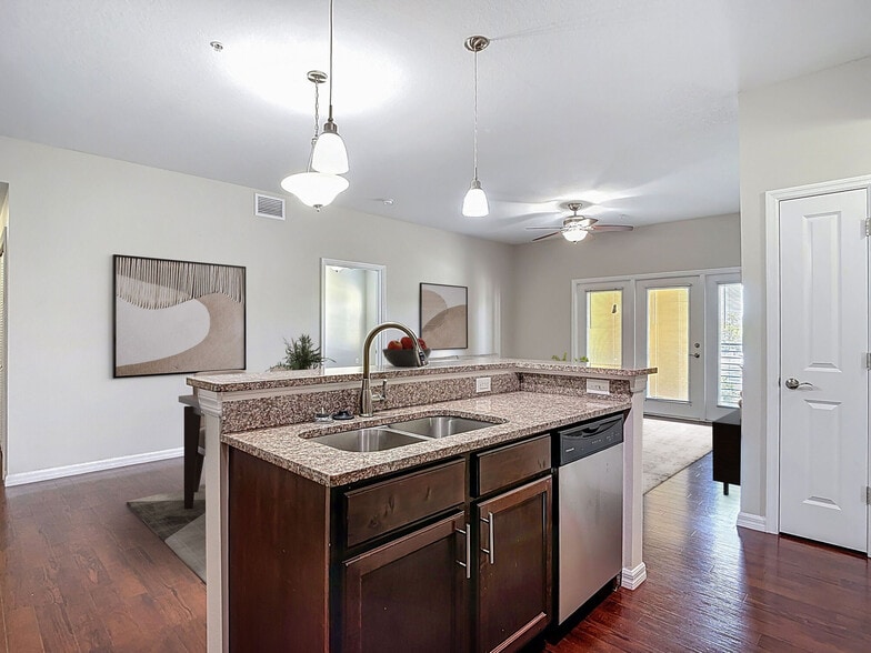 Building Photo - Adagio at Westshore Palms