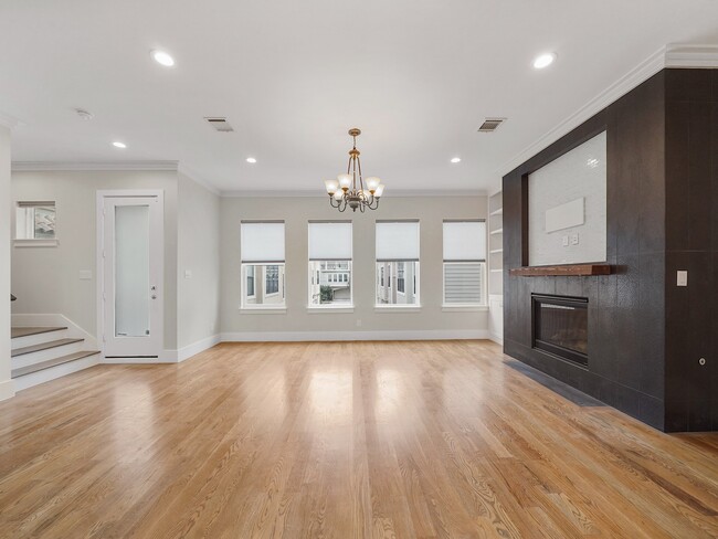 Building Photo - 1512 Thompson St