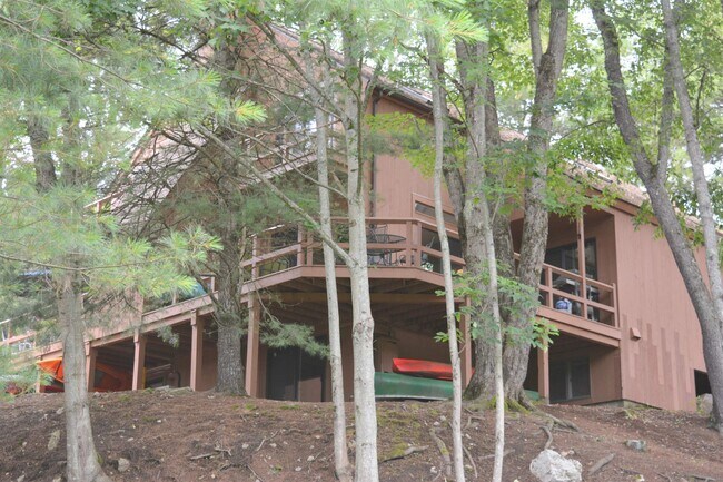 Building Photo - 803 Covered Bridge Ln