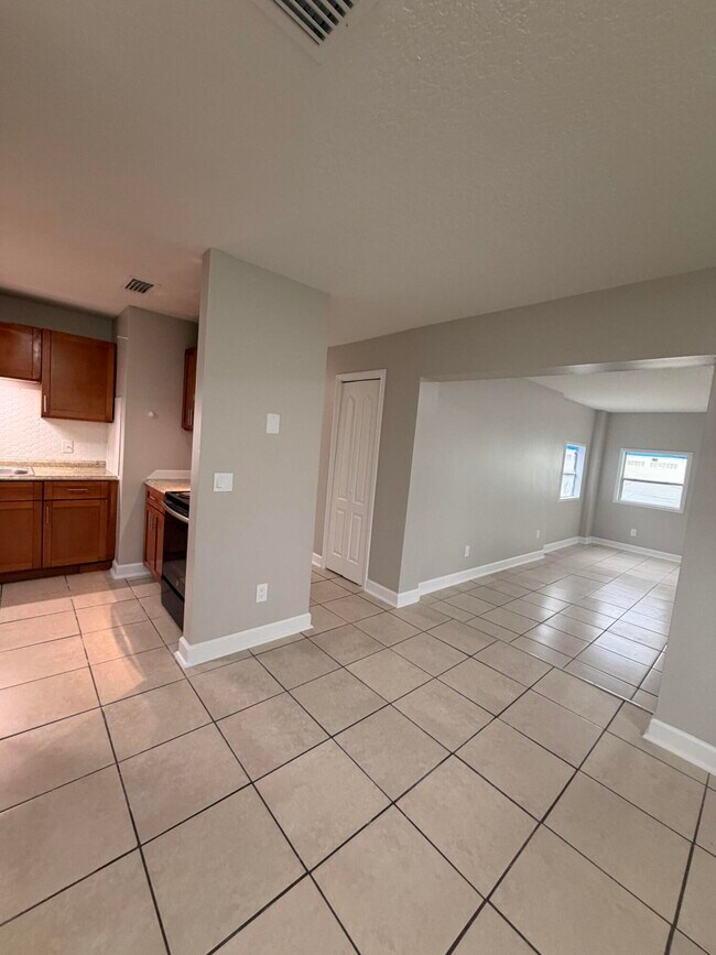 Building Photo - 407 N 29th St