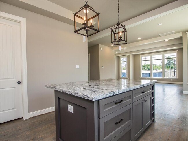 Building Photo - 1307 Upland Retreat Dr