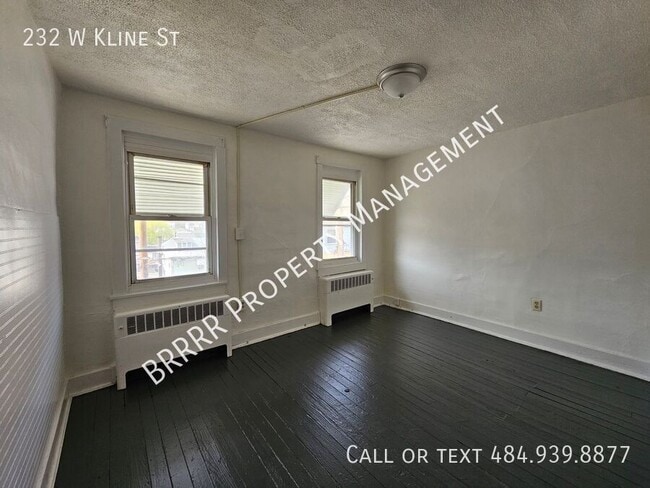 Building Photo - 232 W Kline Ave