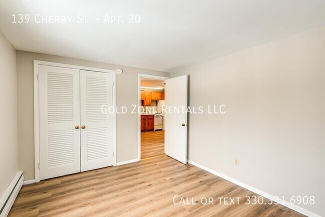 Building Photo - 139 Cherry St