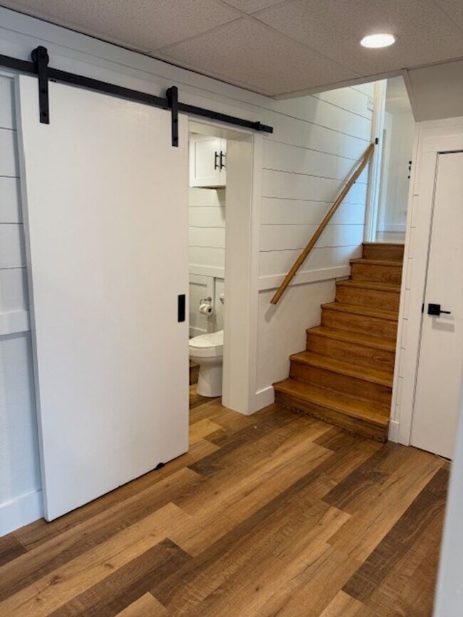Building Photo - Beautiful remodeled home