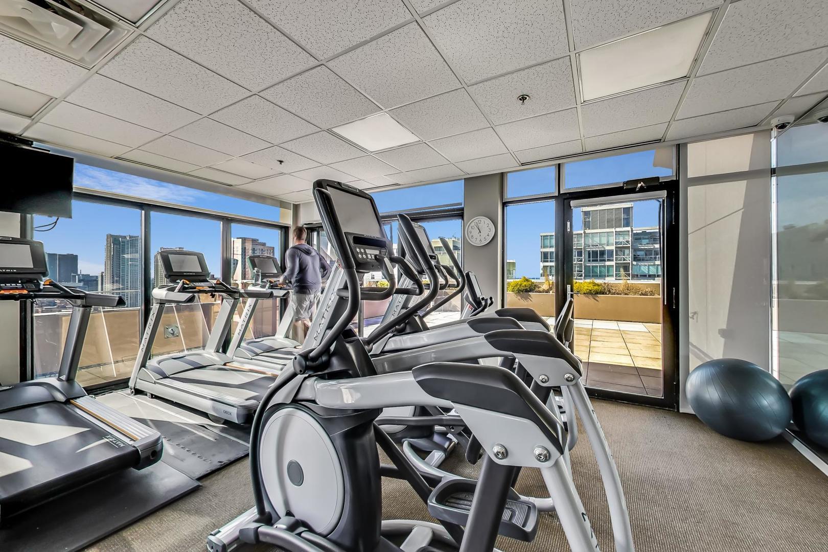 Building Photo - 435 W Erie St