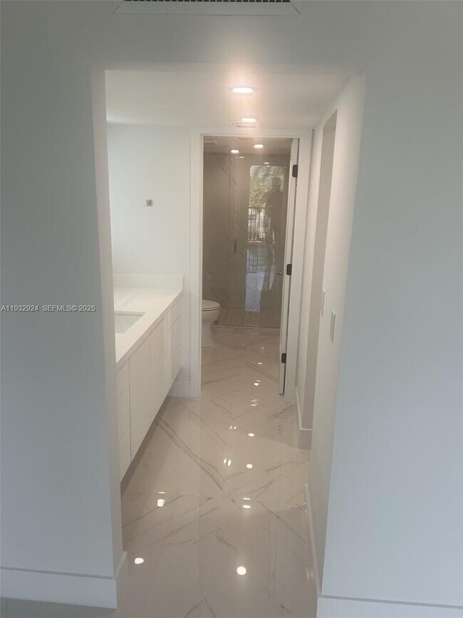 Building Photo - 55 Ocean Ln Dr