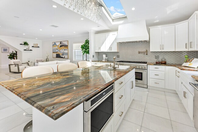 Building Photo - 7726 W 79th St