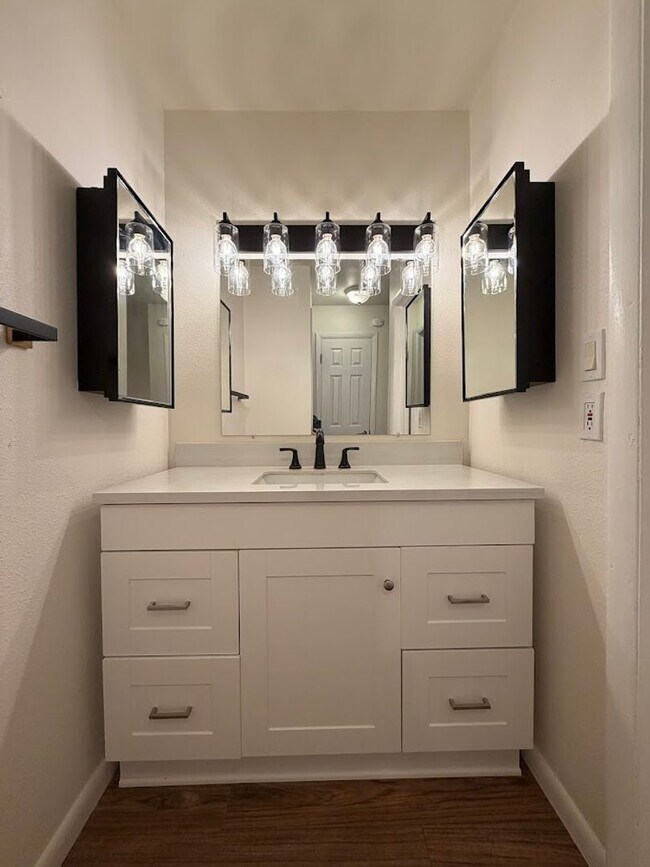 Building Photo - 3161 Madison Ave