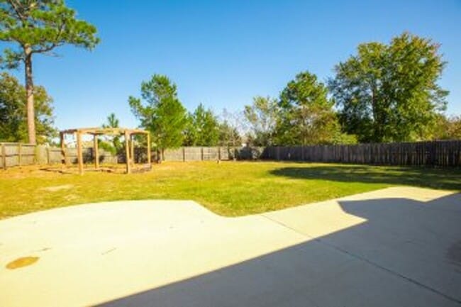 Building Photo - 111 Harvest Moon Dr