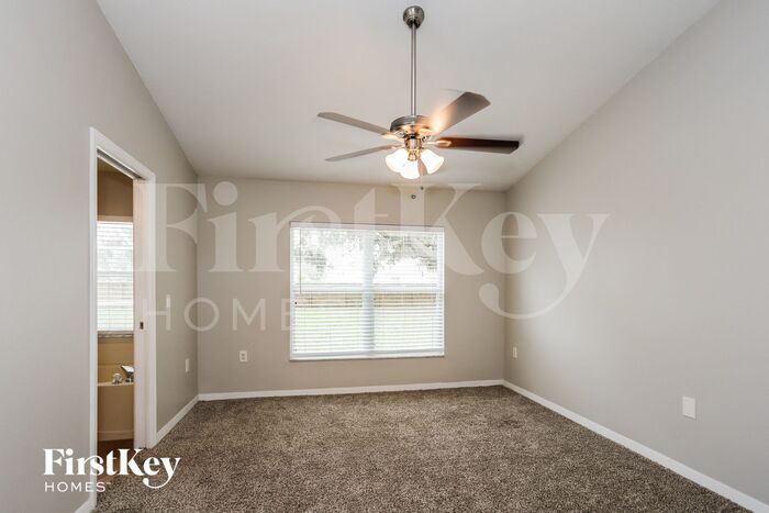 Building Photo - 10709 Deepbrook Dr