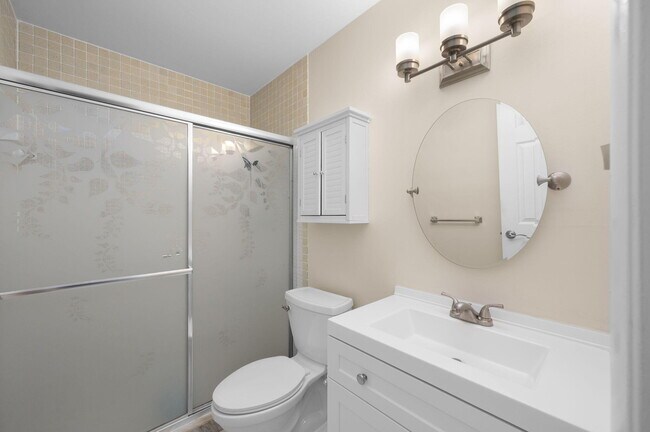 Building Photo - 911 Savannas Point Dr