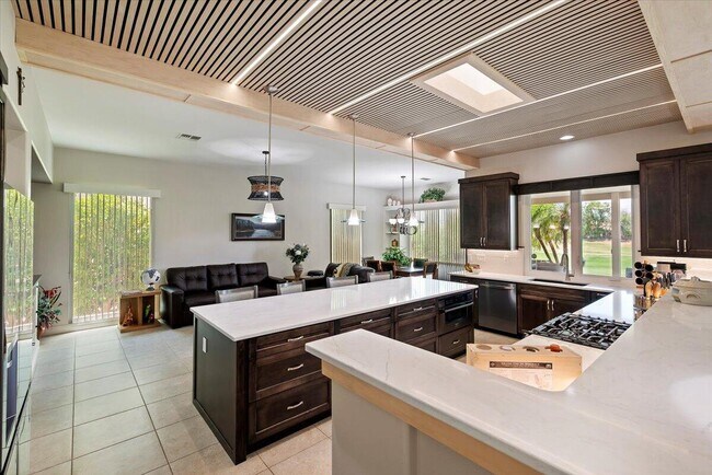 Building Photo - 39305 Fernwood Glen Ct