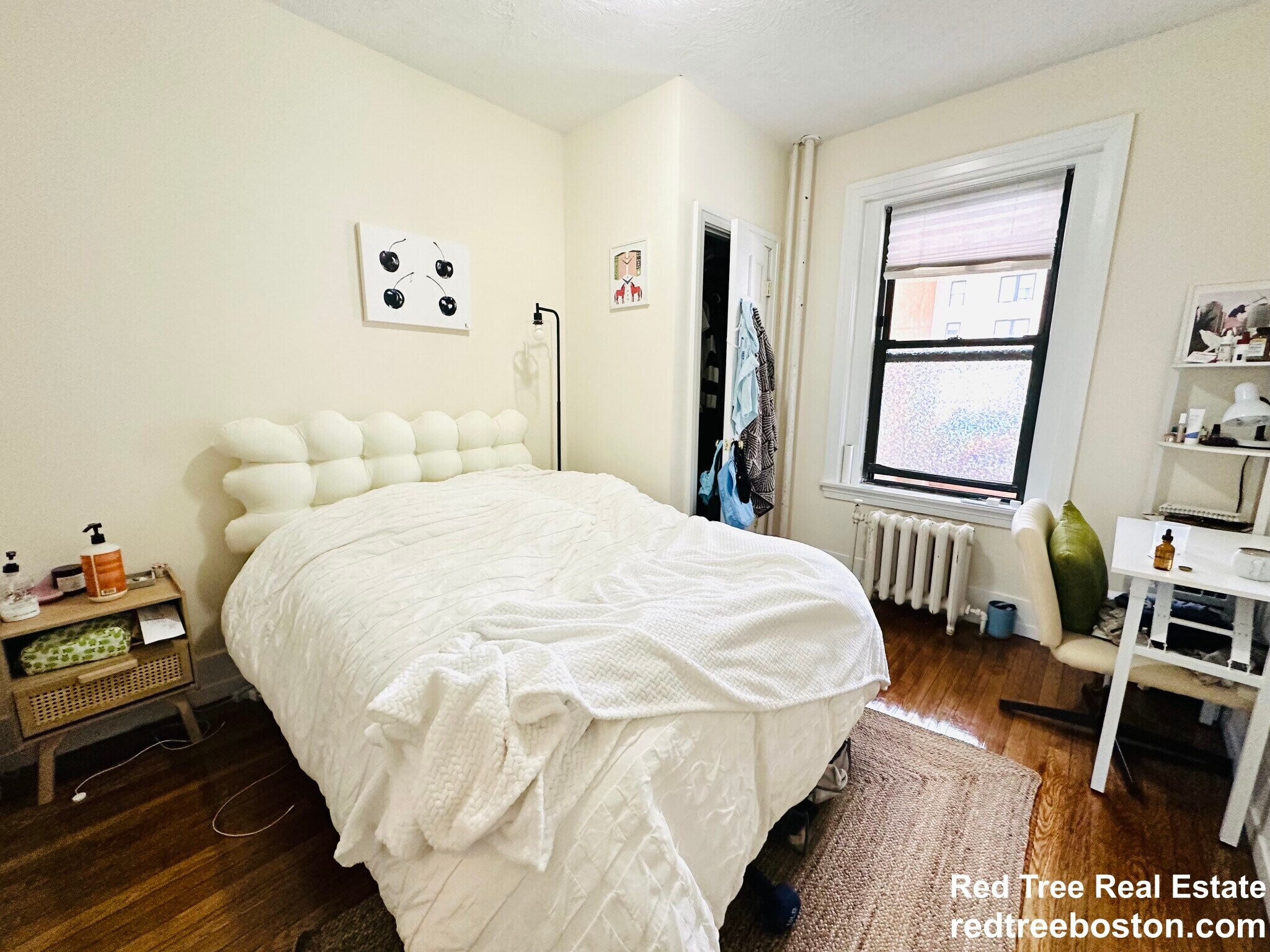 Apt 4 - 452 Park Dr