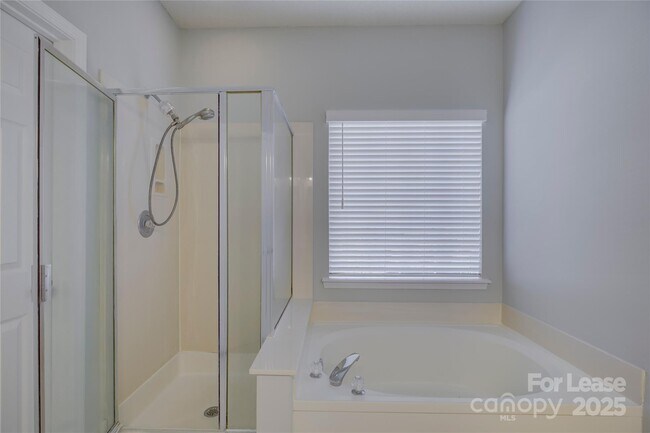 Building Photo - 7017 Scuppernong Ct