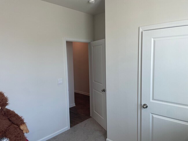 Building Photo - Wonderful Four Bedroom Home! Close to Ft. Jackson!