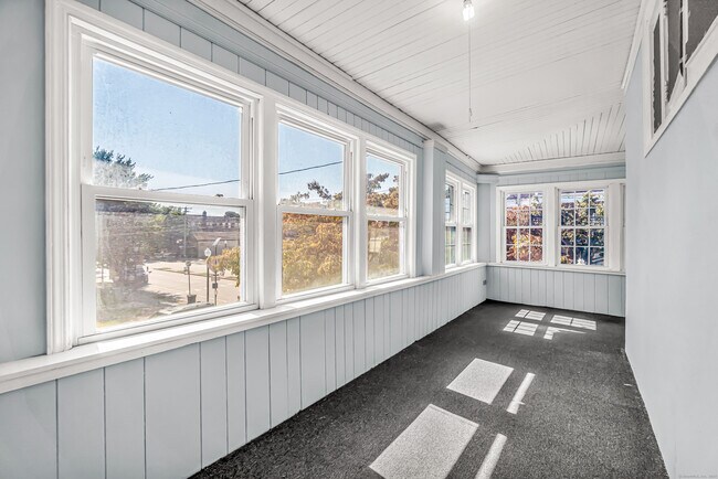 Building Photo - 2679 Fairfield Ave
