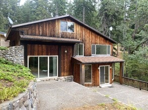 Building Photo - Cabin in Woods with Shop