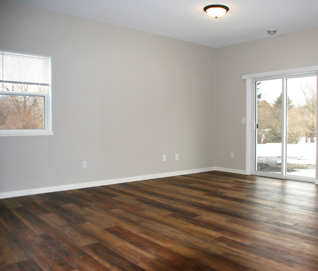 Living Room - Willow Creek Townhomes