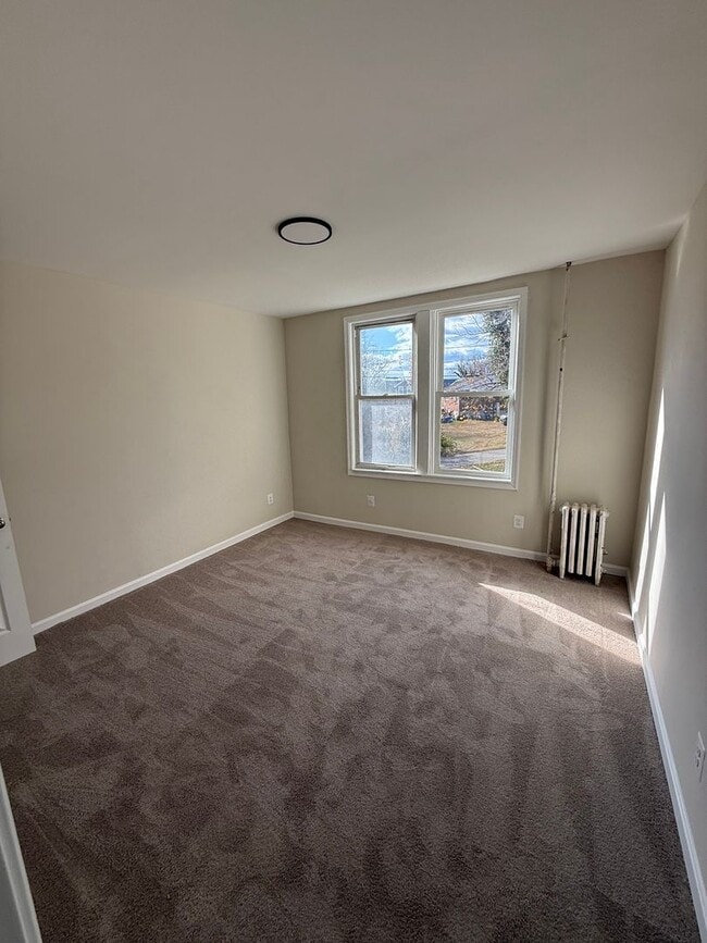 Building Photo - 1 Bedroom Apartment Available Today in Baltimore County! - Price Reduced